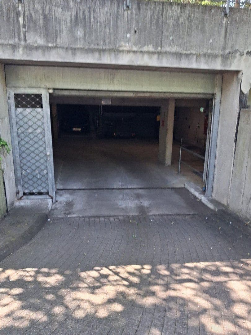 garage to rent, 0 m², Haus-Berge-Str. 38-40, Essen, North Rhine-Westphalia garage to rent, 0 m², Haus-Berge-Str. 38-40, Essen, North Rhine-Westphalia