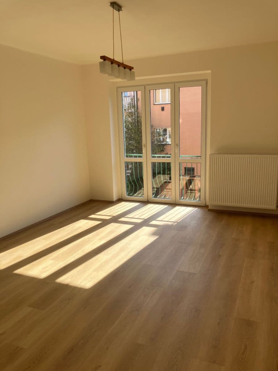 1 bedroom with open-plan kitchen flat to rent, 52 m², Srbínská, Prague, Prague 1 bedroom with open-plan kitchen flat to rent, 52 m², Srbínská, Prague, Prague