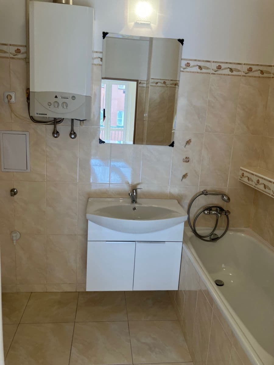 1 bedroom with open-plan kitchen flat to rent, 52 m², Srbínská, Prague, Prague 1 bedroom with open-plan kitchen flat to rent, 52 m², Srbínská, Prague, Prague
