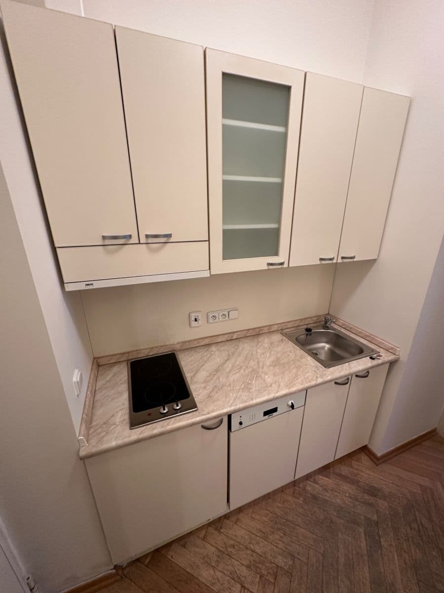 Studio flat to rent, 31 m², Valentinská, Prague, Prague Studio flat to rent, 31 m², Valentinská, Prague, Prague