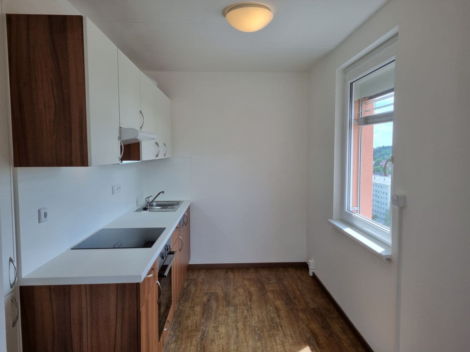 2 bedroom with open-plan kitchen flat to rent, 71 m², Nevanova, Prague, Prague 2 bedroom with open-plan kitchen flat to rent, 71 m², Nevanova, Prague, Prague
