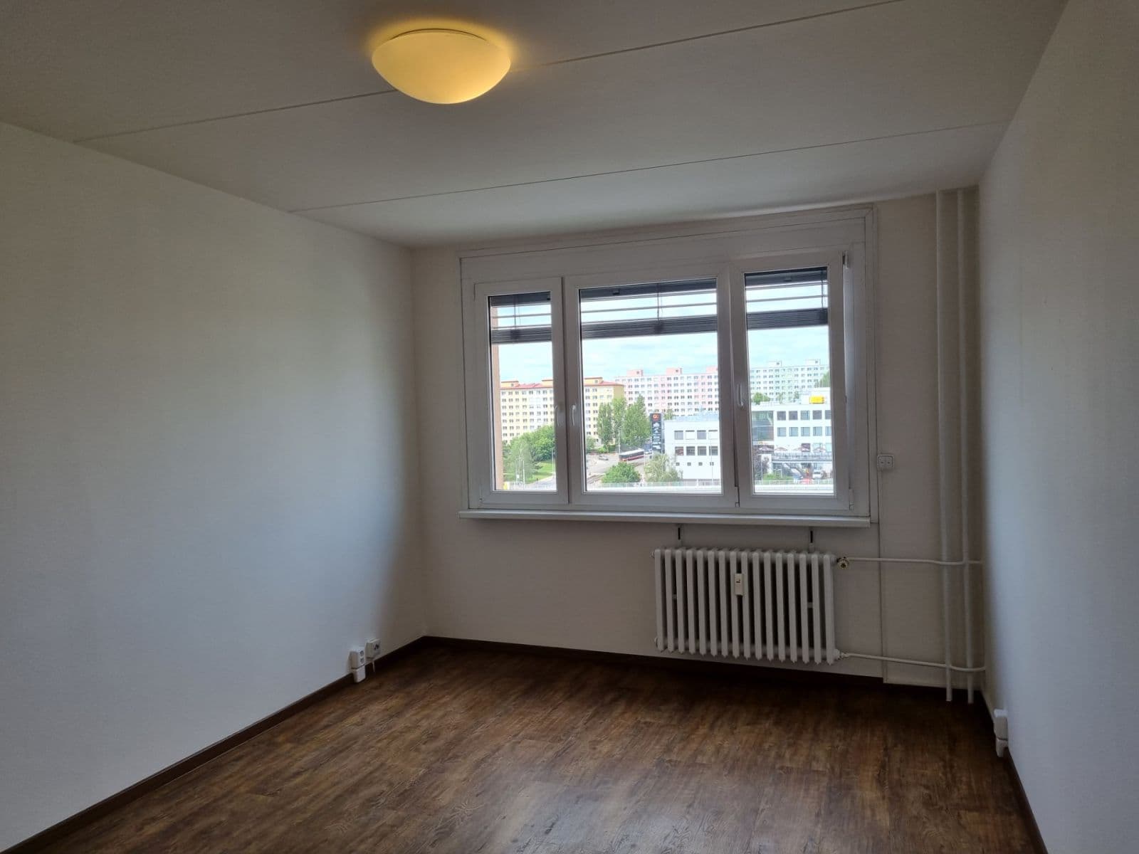 2 bedroom with open-plan kitchen flat to rent, 71 m², Nevanova, Prague, Prague 2 bedroom with open-plan kitchen flat to rent, 71 m², Nevanova, Prague, Prague