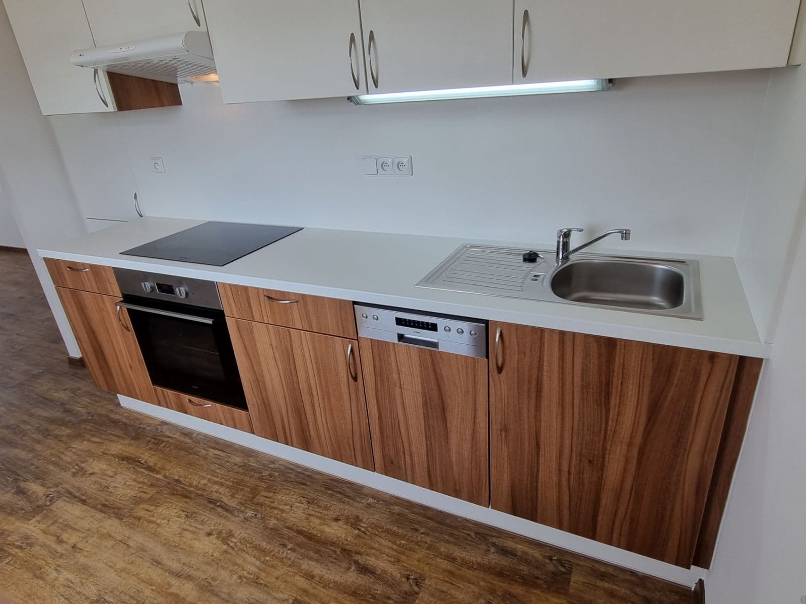 2 bedroom with open-plan kitchen flat to rent, 71 m², Nevanova, Prague, Prague 2 bedroom with open-plan kitchen flat to rent, 71 m², Nevanova, Prague, Prague