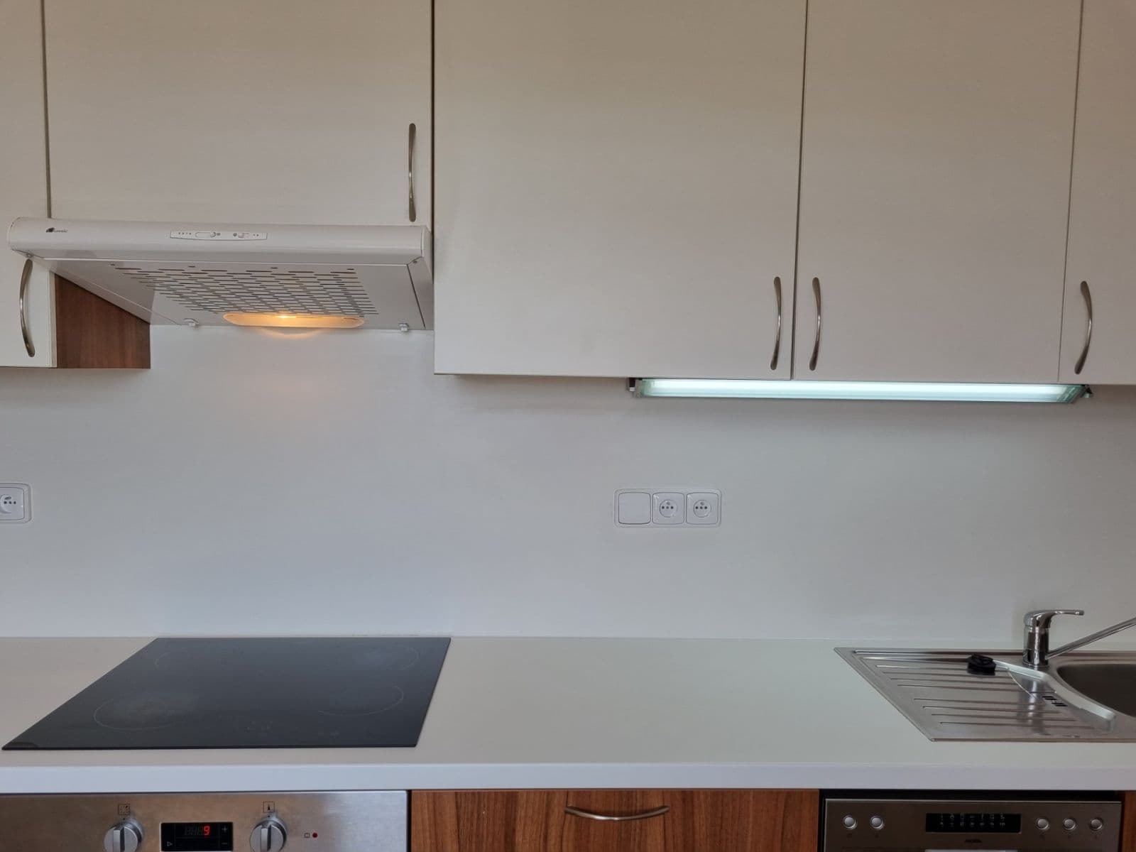 2 bedroom with open-plan kitchen flat to rent, 71 m², Nevanova, Prague, Prague 2 bedroom with open-plan kitchen flat to rent, 71 m², Nevanova, Prague, Prague