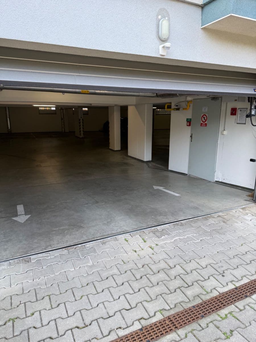 garage to rent, 12 m², Petrbokova, Prague, Prague garage to rent, 12 m², Petrbokova, Prague, Prague