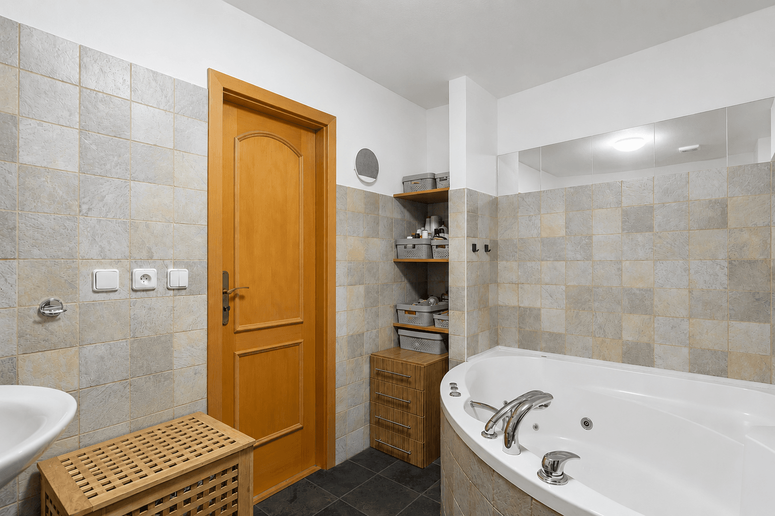3 bedroom with open-plan kitchen flat for sale, 180 m², Masarykova, Luhačovice, Zlínský Region 3 bedroom with open-plan kitchen flat for sale, 180 m², Masarykova, Luhačovice, Zlínský Region