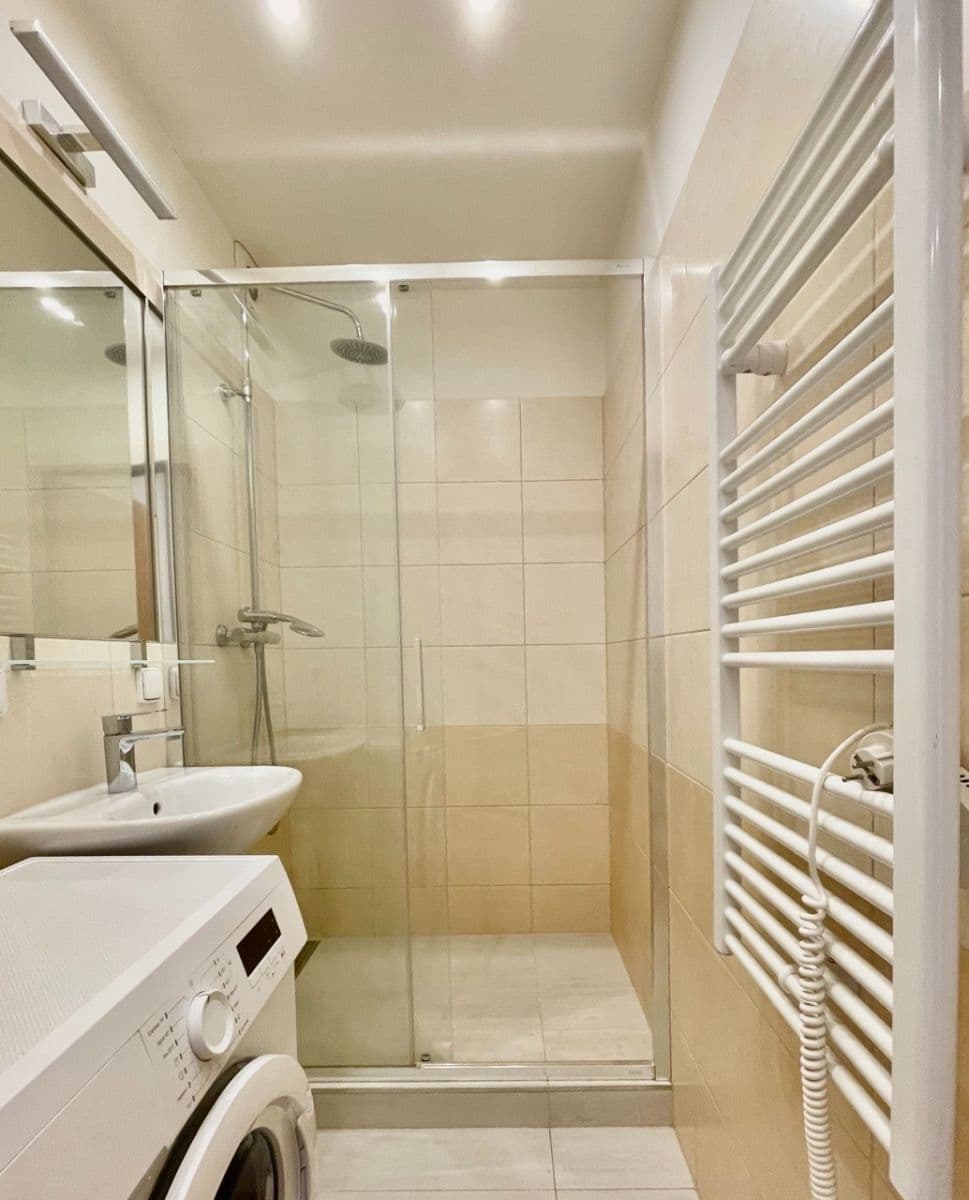 1 bedroom flat to rent, 34 m², Trytova, Prague, Prague 1 bedroom flat to rent, 34 m², Trytova, Prague, Prague