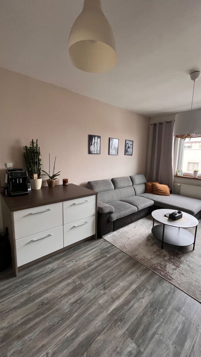 2 bedroom with open-plan kitchen flat for sale, 79 m², Osvoboditelů, Louny, Ústecký Region 2 bedroom with open-plan kitchen flat for sale, 79 m², Osvoboditelů, Louny, Ústecký Region