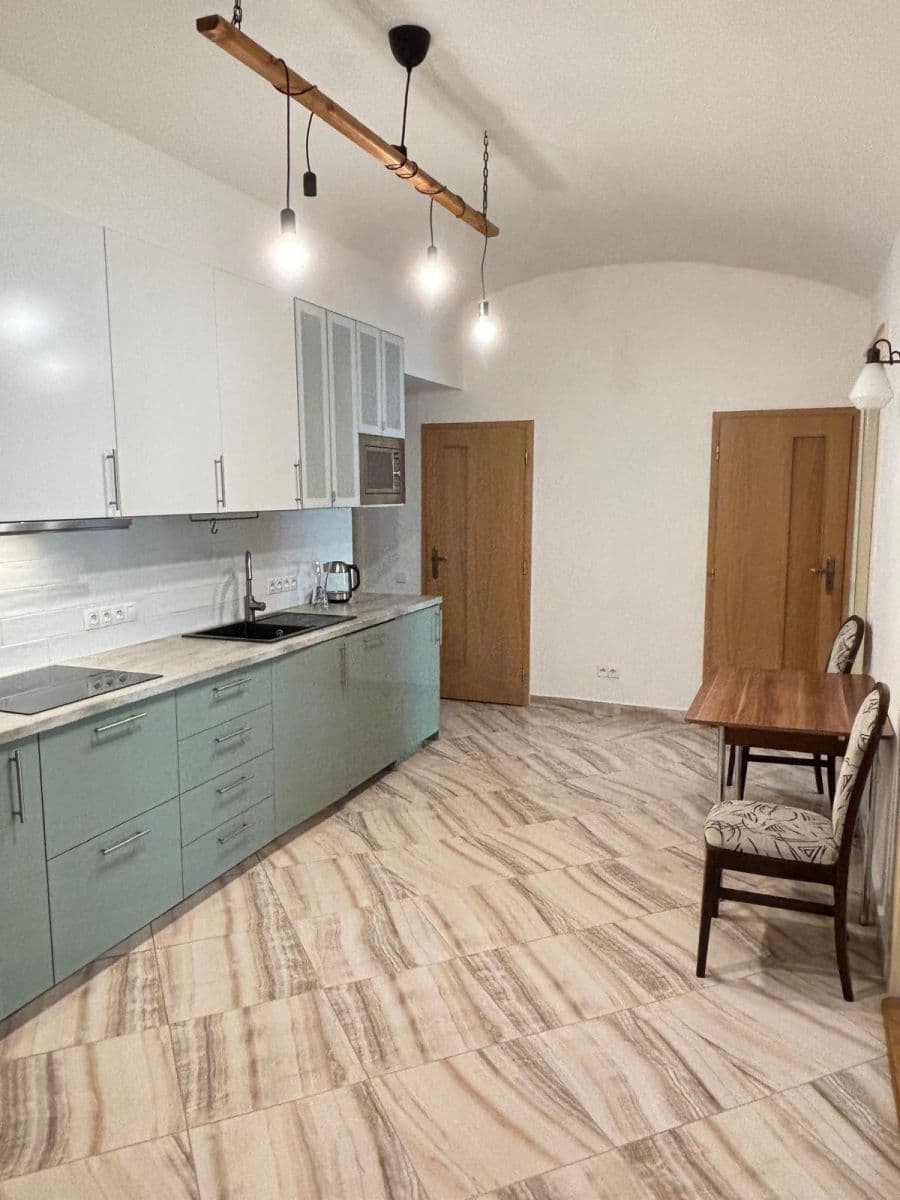 3 bedroom with open-plan kitchen flat for sale, 94 m², Mahenova, Prague, Prague 3 bedroom with open-plan kitchen flat for sale, 94 m², Mahenova, Prague, Prague