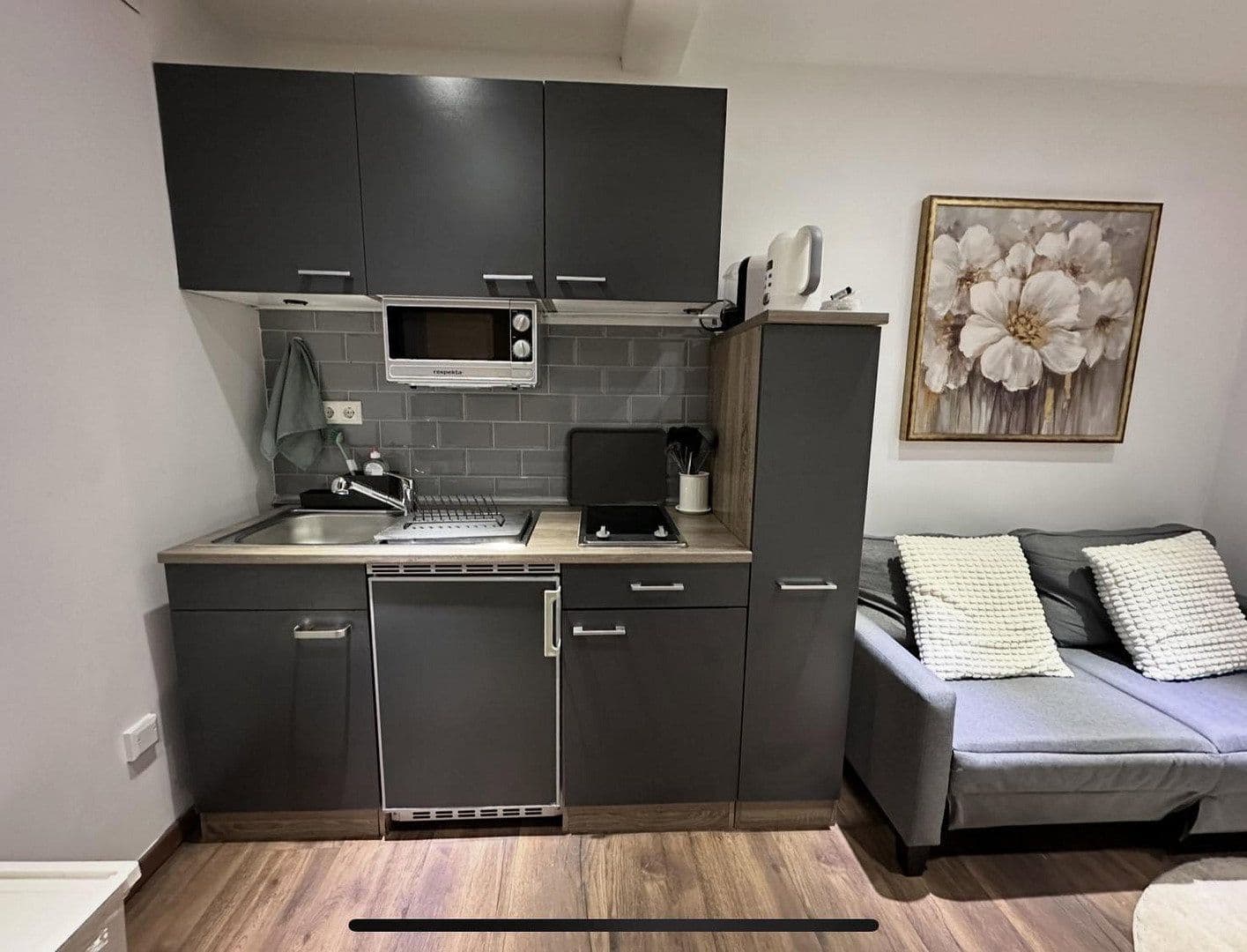 1 bedroom flat to rent, 30 m², Schwanheimer Str. 66a, Frankfurt, Hesse 1 bedroom flat to rent, 30 m², Schwanheimer Str. 66a, Frankfurt, Hesse