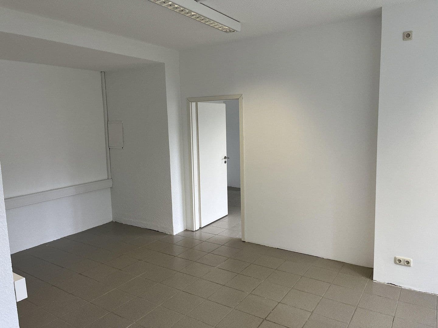 office to rent, 63 m², Fackenburger Allee 44, Lübeck, Schleswig-Holstein office to rent, 63 m², Fackenburger Allee 44, Lübeck, Schleswig-Holstein
