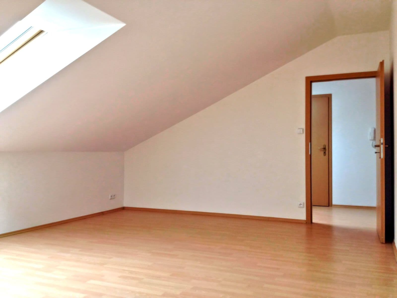 1 bedroom with open-plan kitchen flat to rent, 77 m², Mladých Běchovic, Prague, Prague 1 bedroom with open-plan kitchen flat to rent, 77 m², Mladých Běchovic, Prague, Prague