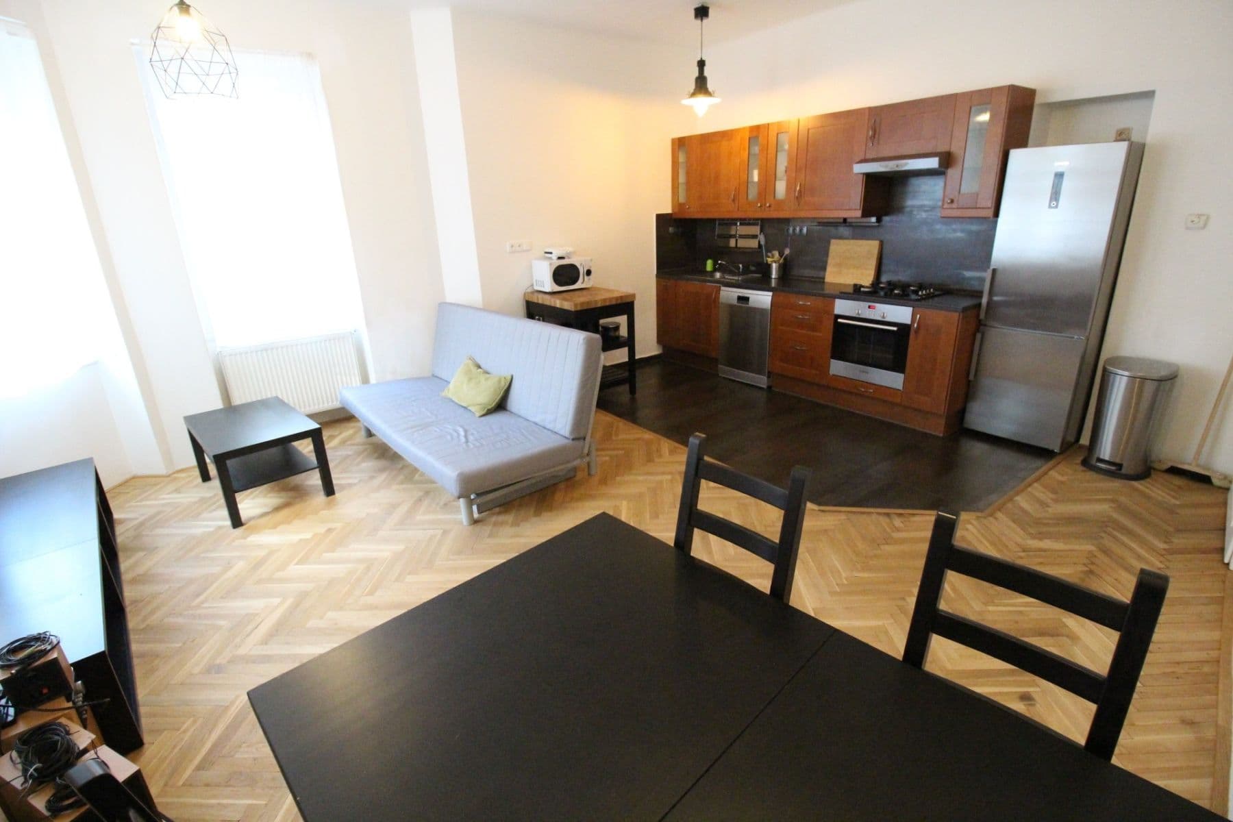 3 bedroom with open-plan kitchen flat to rent, 98 m², Na Zámyšli, Prague, Prague 3 bedroom with open-plan kitchen flat to rent, 98 m², Na Zámyšli, Prague, Prague