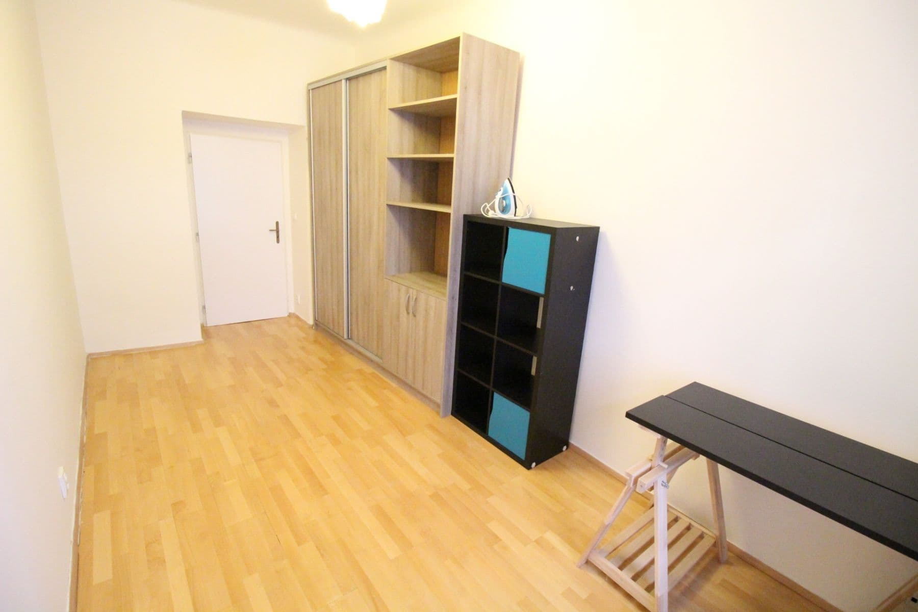 3 bedroom with open-plan kitchen flat to rent, 98 m², Na Zámyšli, Prague, Prague 3 bedroom with open-plan kitchen flat to rent, 98 m², Na Zámyšli, Prague, Prague