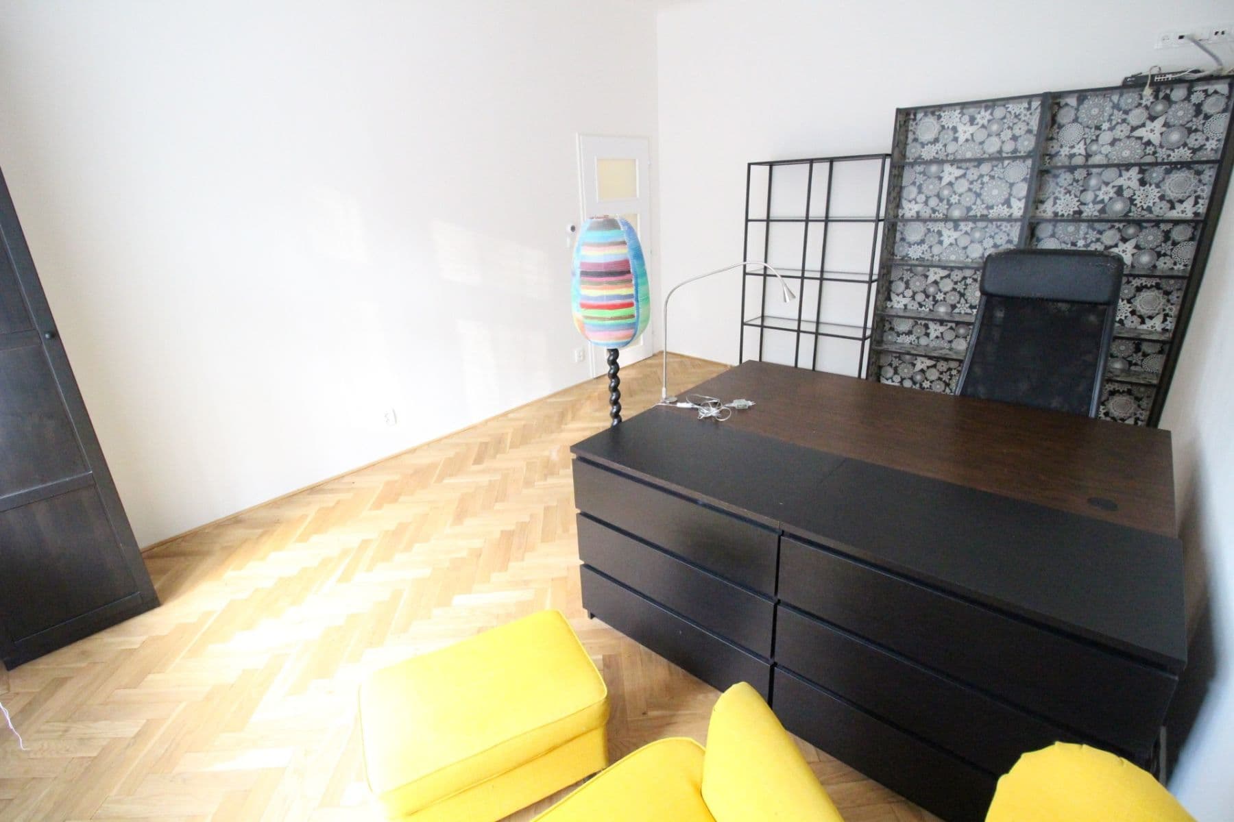 3 bedroom with open-plan kitchen flat to rent, 98 m², Na Zámyšli, Prague, Prague 3 bedroom with open-plan kitchen flat to rent, 98 m², Na Zámyšli, Prague, Prague