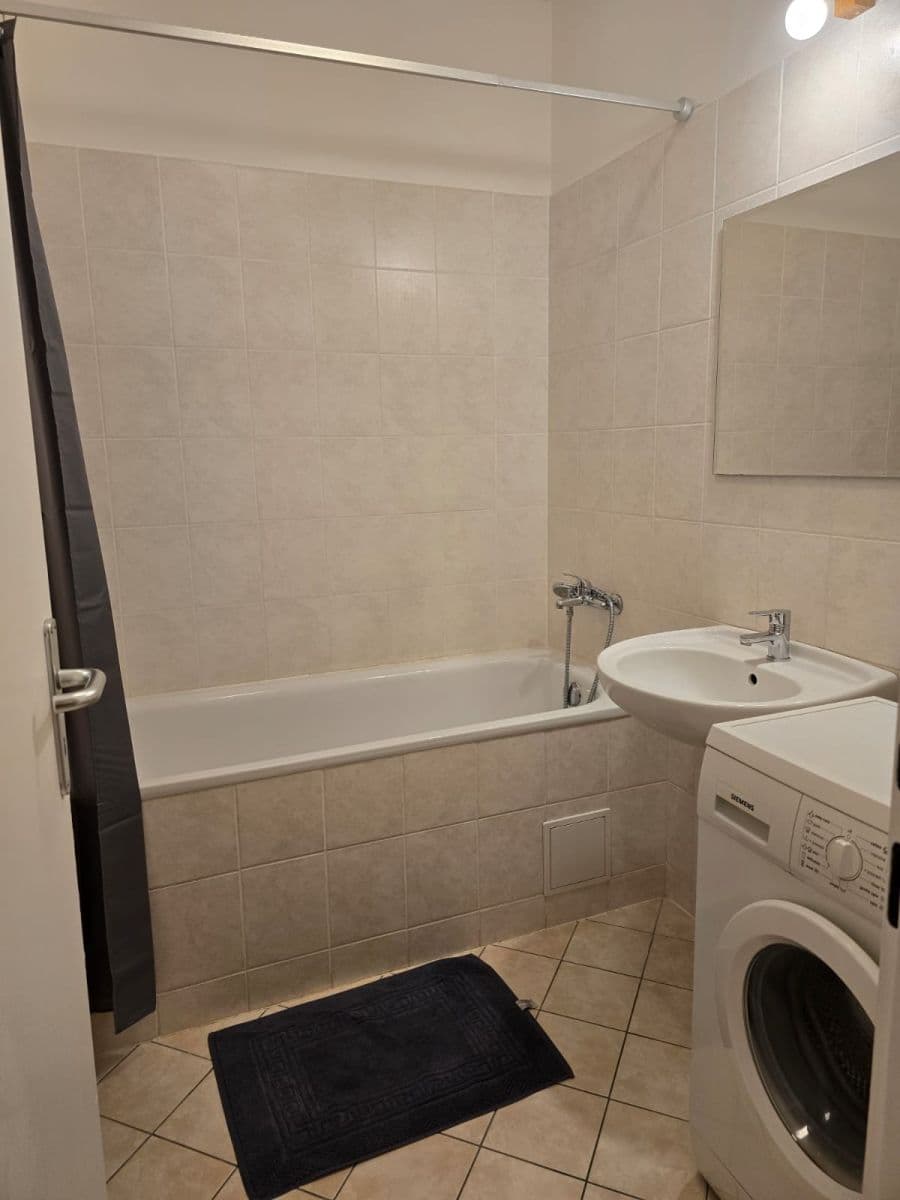 Small studio flat to rent, 43 m², Papraďová, Ružinov, Bratislavský Region Small studio flat to rent, 43 m², Papraďová, Ružinov, Bratislavský Region