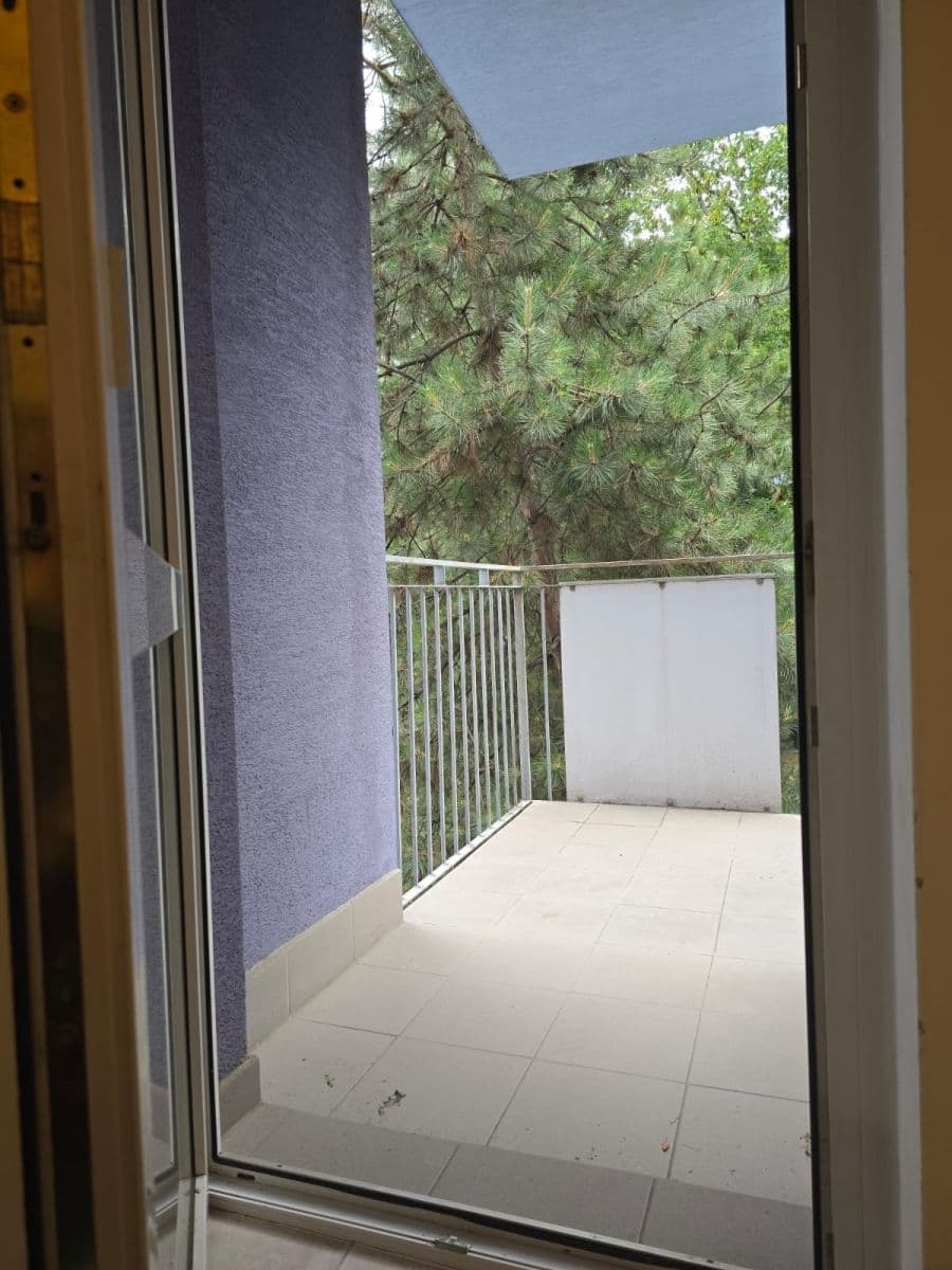 Small studio flat to rent, 43 m², Papraďová, Ružinov, Bratislavský Region Small studio flat to rent, 43 m², Papraďová, Ružinov, Bratislavský Region