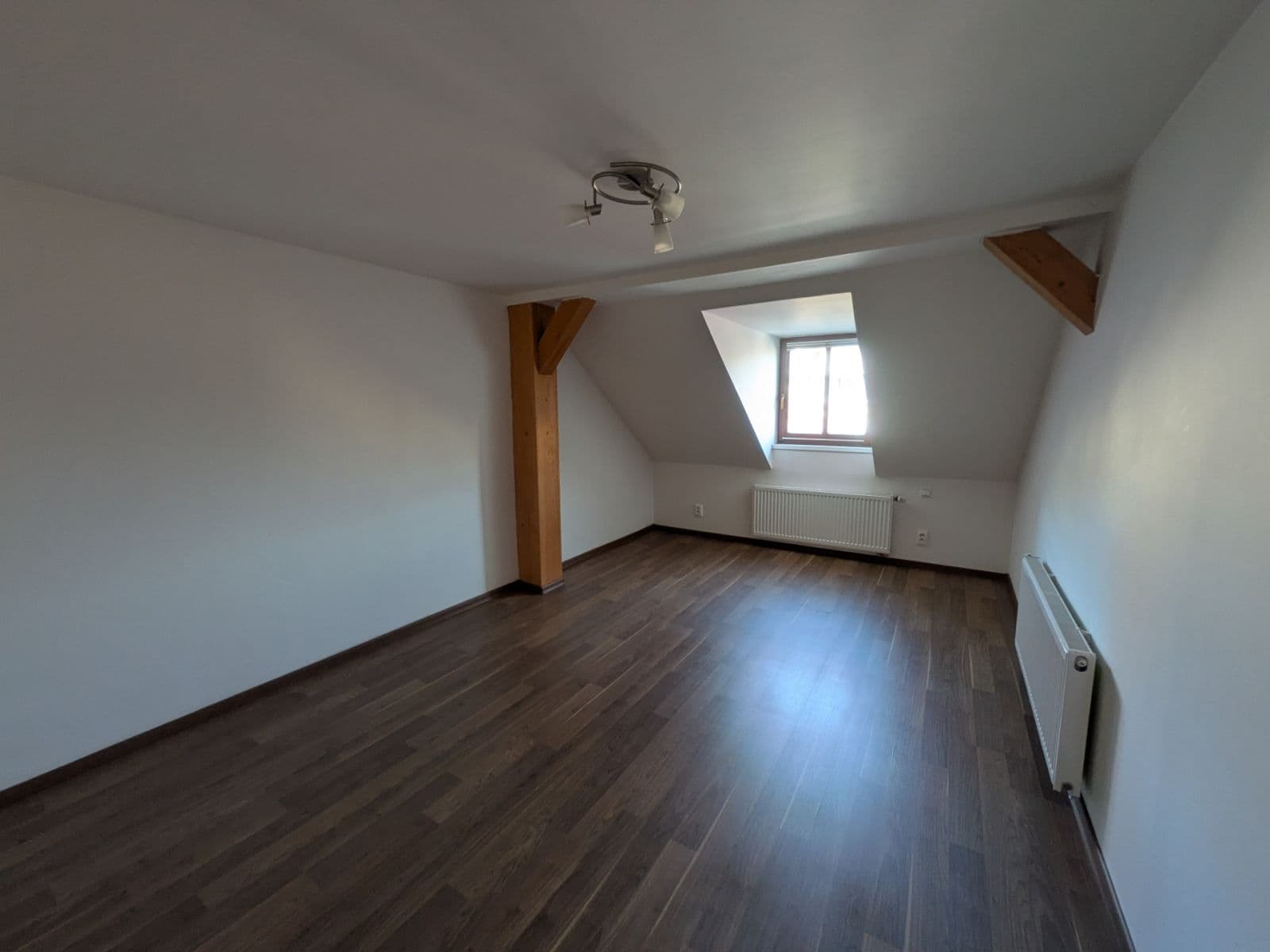 2 bedroom with open-plan kitchen flat to rent, 100 m², 8. března, Liberec, Liberecký Region 2 bedroom with open-plan kitchen flat to rent, 100 m², 8. března, Liberec, Liberecký Region