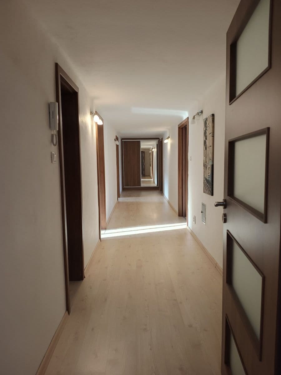 2 bedroom with open-plan kitchen flat to rent, 100 m², 8. března, Liberec, Liberecký Region 2 bedroom with open-plan kitchen flat to rent, 100 m², 8. března, Liberec, Liberecký Region