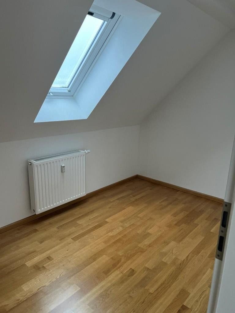 2 bedroom with open-plan kitchen flat to rent, 104 m², Finsterwalder Str. 25, Rosenheim, Bavaria 2 bedroom with open-plan kitchen flat to rent, 104 m², Finsterwalder Str. 25, Rosenheim, Bavaria