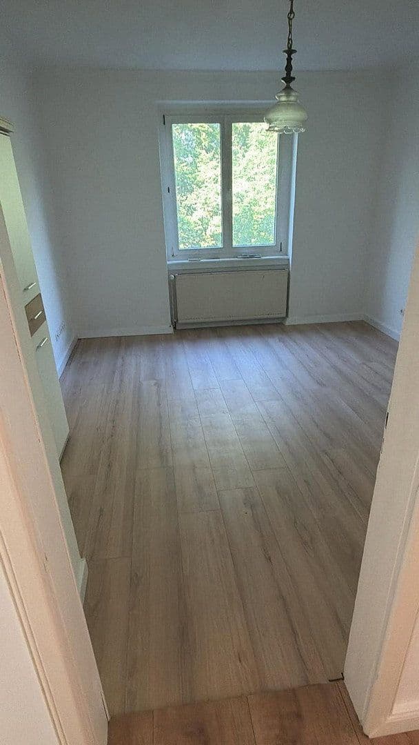 2 bedroom with open-plan kitchen flat to rent, 100 m², Geigerstraße 9, Pforzheim, Baden-Württemberg 2 bedroom with open-plan kitchen flat to rent, 100 m², Geigerstraße 9, Pforzheim, Baden-Württemberg