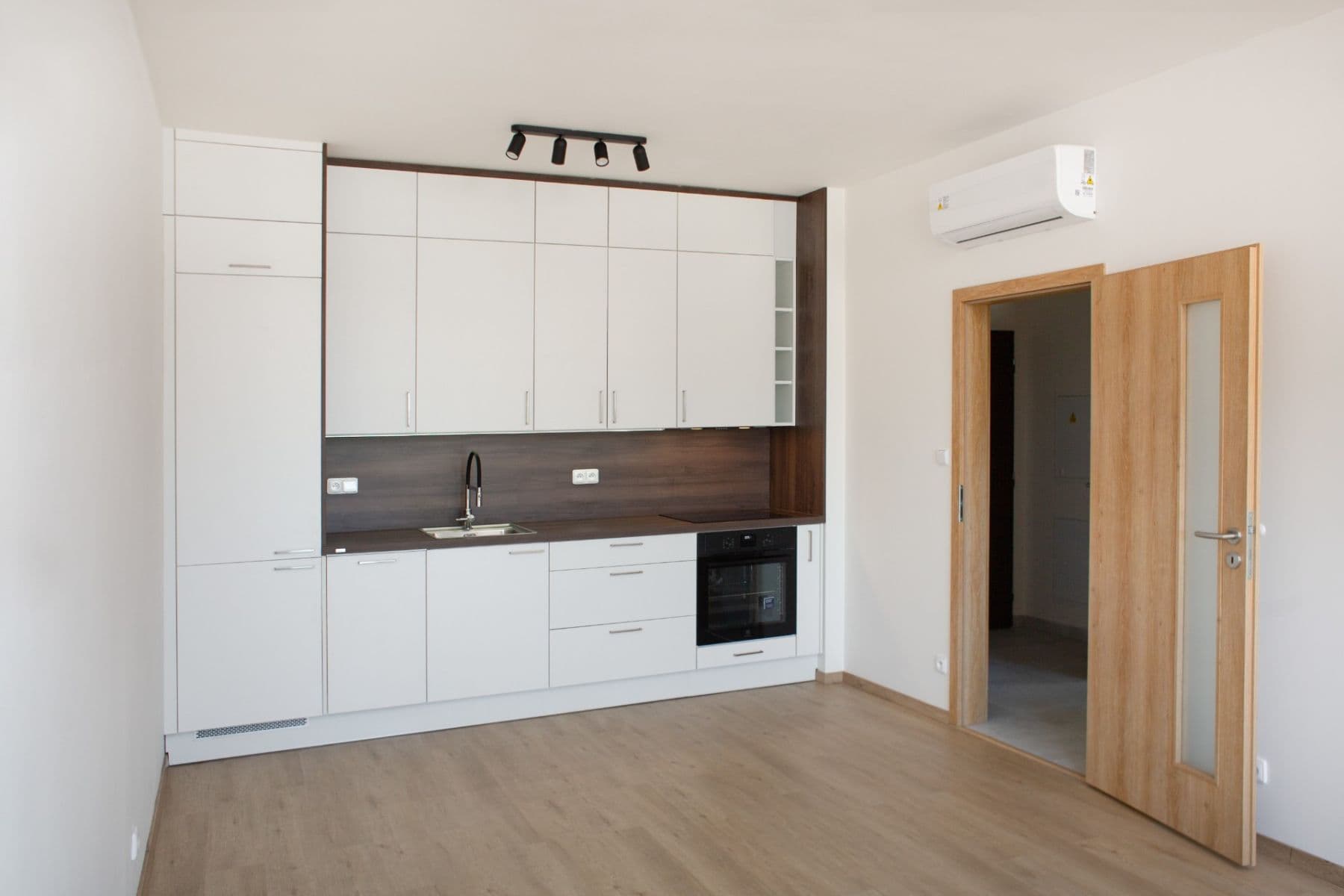 1 bedroom with open-plan kitchen flat to rent, 45 m², Pražská, Kolín, Středočeský Region 1 bedroom with open-plan kitchen flat to rent, 45 m², Pražská, Kolín, Středočeský Region