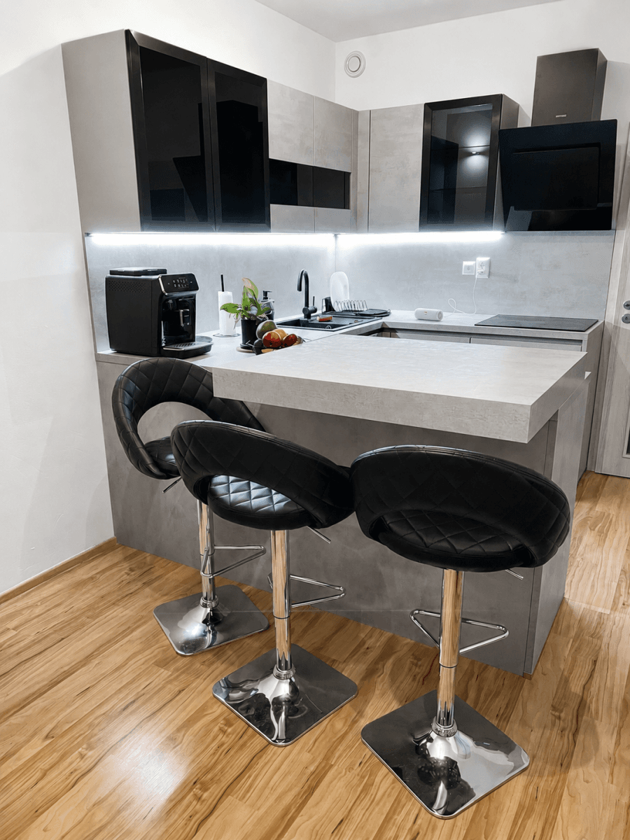 1 bedroom with open-plan kitchen flat to rent, 43 m², Freyova, Prague, Prague 1 bedroom with open-plan kitchen flat to rent, 43 m², Freyova, Prague, Prague