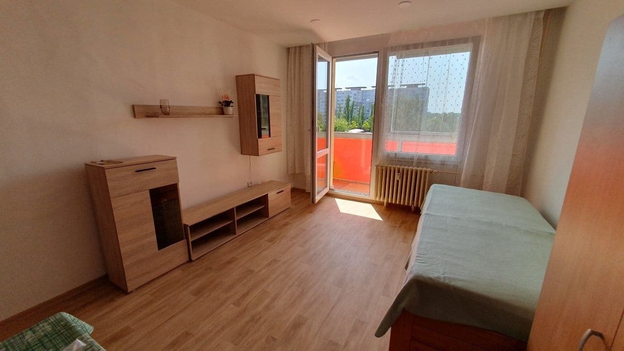 Studio flat to rent, 32 m², Jana Masaryka, Hradec Králové, Královéhradecký Region Studio flat to rent, 32 m², Jana Masaryka, Hradec Králové, Královéhradecký Region