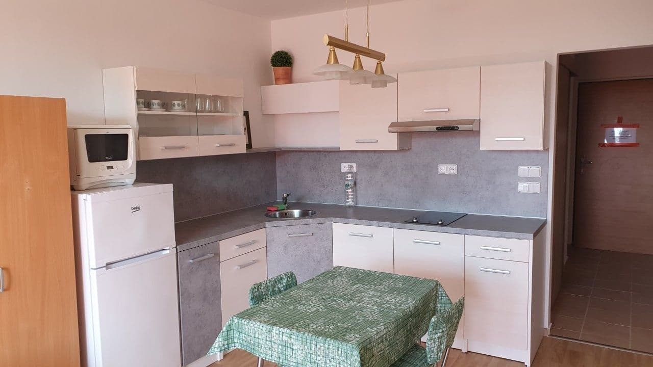Studio flat to rent, 32 m², Jana Masaryka, Hradec Králové, Královéhradecký Region Studio flat to rent, 32 m², Jana Masaryka, Hradec Králové, Královéhradecký Region