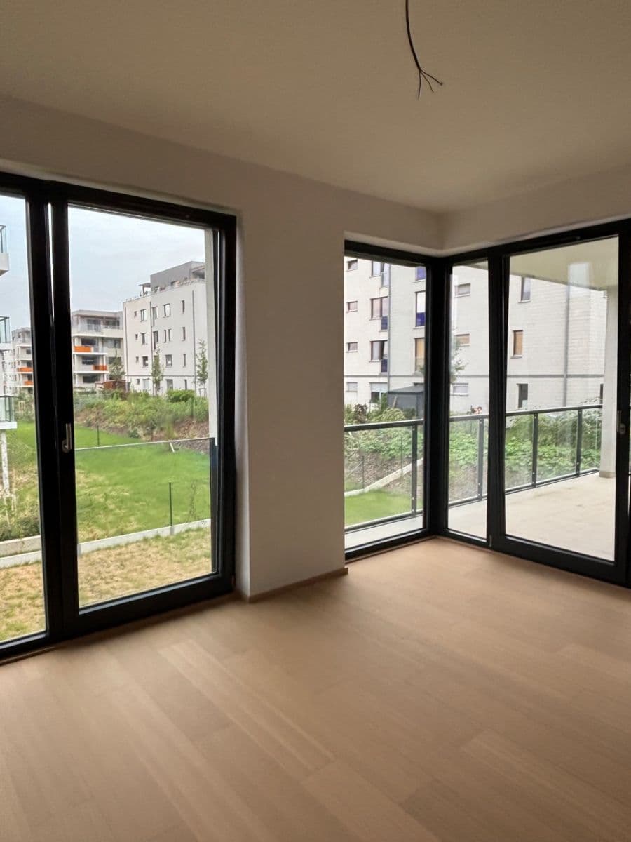2 bedroom with open-plan kitchen flat to rent, 100 m², Za Pískovnou, Prague, Prague 2 bedroom with open-plan kitchen flat to rent, 100 m², Za Pískovnou, Prague, Prague