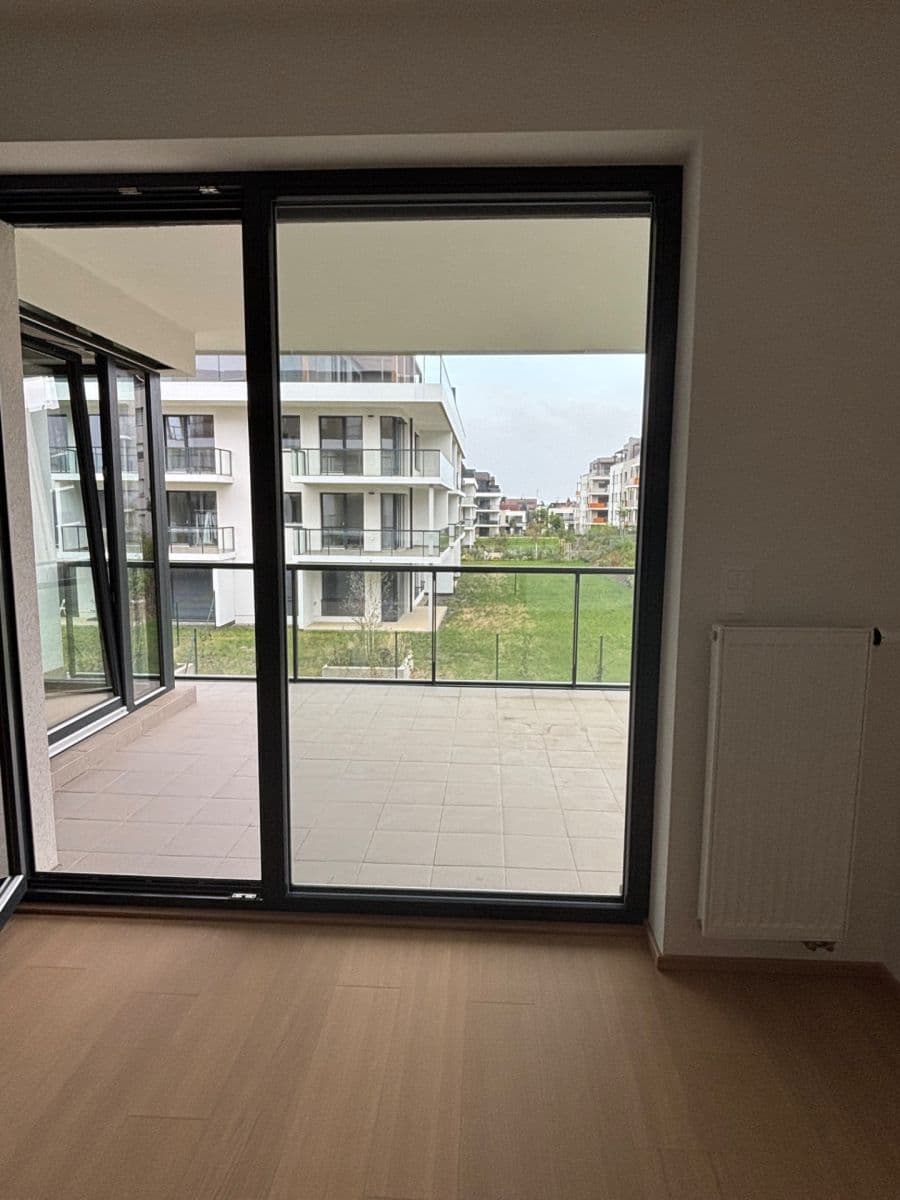 2 bedroom with open-plan kitchen flat to rent, 100 m², Za Pískovnou, Prague, Prague 2 bedroom with open-plan kitchen flat to rent, 100 m², Za Pískovnou, Prague, Prague