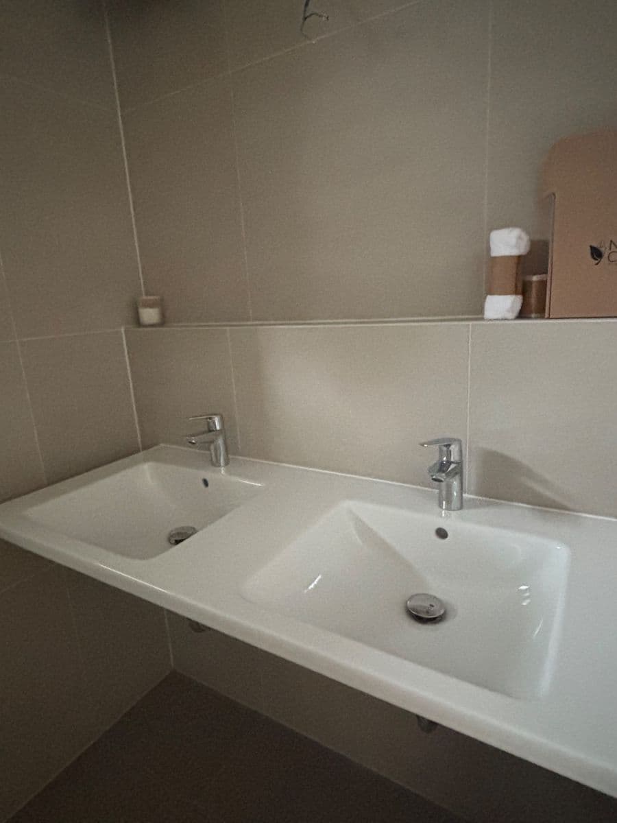 2 bedroom with open-plan kitchen flat to rent, 100 m², Za Pískovnou, Prague, Prague 2 bedroom with open-plan kitchen flat to rent, 100 m², Za Pískovnou, Prague, Prague