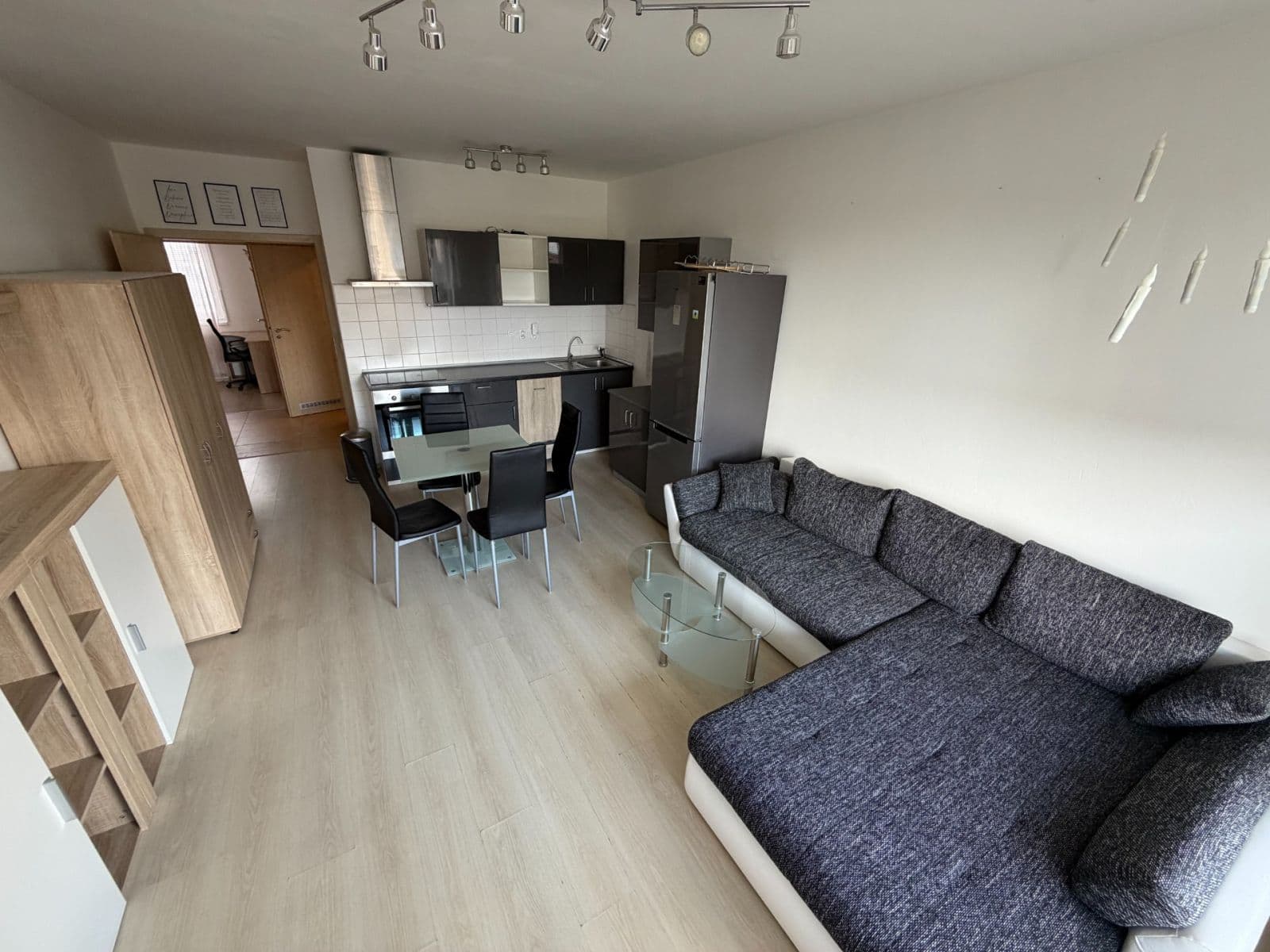 1 bedroom with open-plan kitchen flat to rent, 49 m², Hornoměcholupská, Prague, Prague 1 bedroom with open-plan kitchen flat to rent, 49 m², Hornoměcholupská, Prague, Prague