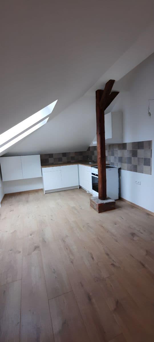1 bedroom with open-plan kitchen flat to rent, 58 m², Chelčického, Úpice, Královéhradecký Region 1 bedroom with open-plan kitchen flat to rent, 58 m², Chelčického, Úpice, Královéhradecký Region