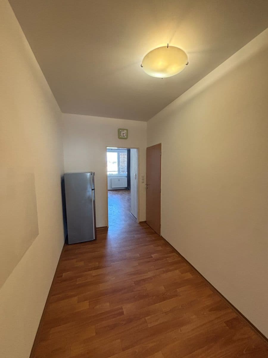 Studio flat to rent, 37 m², Podkovářská, Prague, Prague Studio flat to rent, 37 m², Podkovářská, Prague, Prague