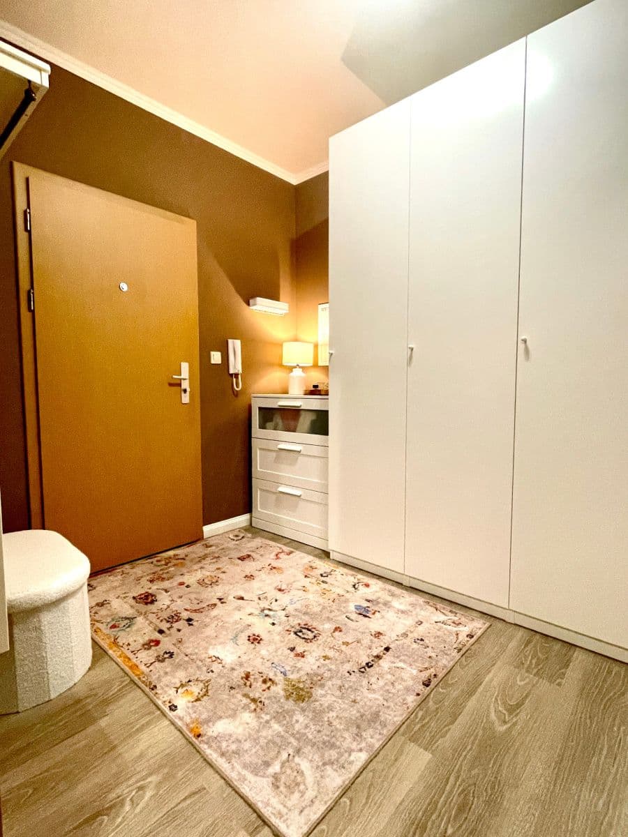 3 bedroom with open-plan kitchen flat for sale, 96 m², Zbrojnická, Karlovy Vary, Karlovarský Region 3 bedroom with open-plan kitchen flat for sale, 96 m², Zbrojnická, Karlovy Vary, Karlovarský Region