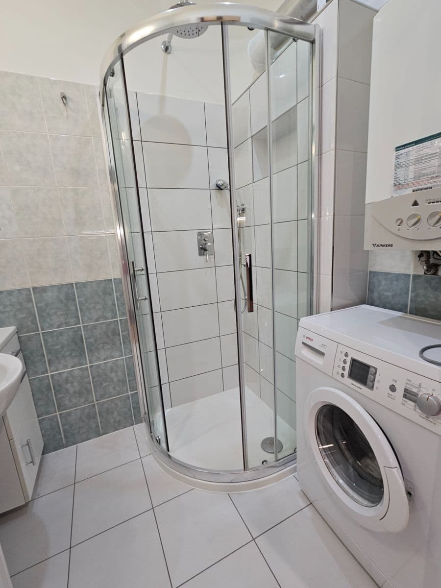 Studio flat to rent, 37 m², Prouzova, Prague, Prague Studio flat to rent, 37 m², Prouzova, Prague, Prague