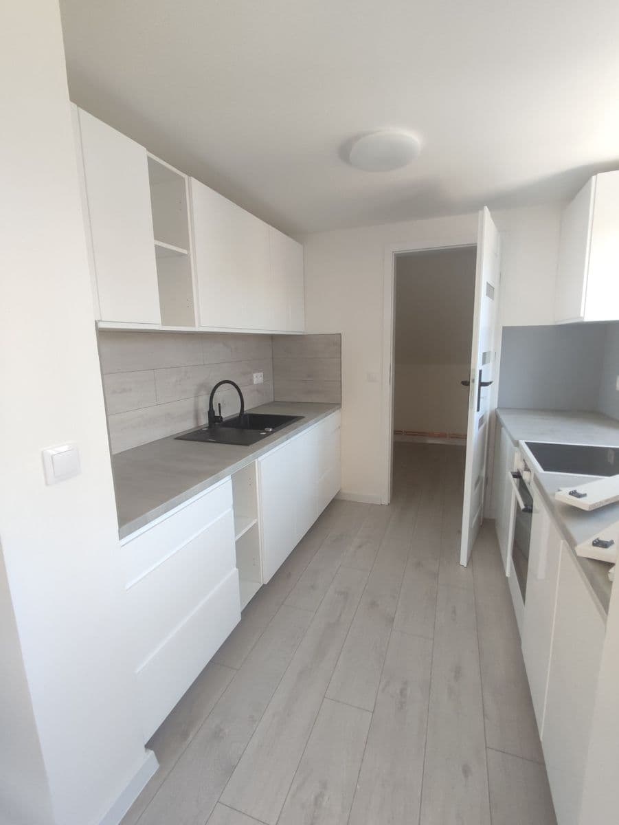 4 bedroom flat to rent, 80 m², Borový vrch, Liberec, Liberecký Region 4 bedroom flat to rent, 80 m², Borový vrch, Liberec, Liberecký Region