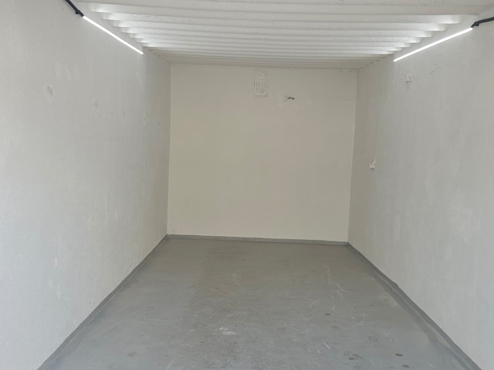 garage to rent, 18 m², Brno, Jihomoravský Region garage to rent, 18 m², Brno, Jihomoravský Region