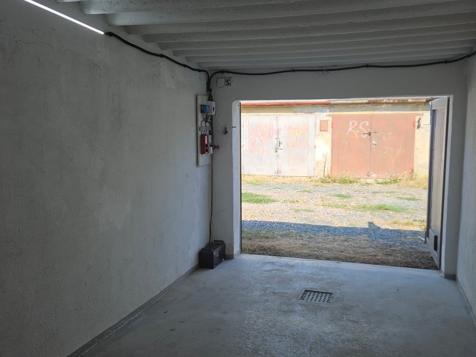 garage to rent, 18 m², Brno, Jihomoravský Region garage to rent, 18 m², Brno, Jihomoravský Region