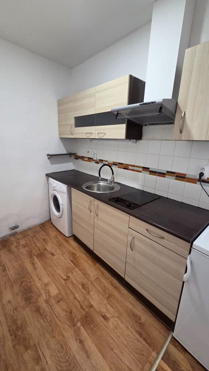 Studio flat to rent, 30 m², Votroubkova, Brno, Jihomoravský Region Studio flat to rent, 30 m², Votroubkova, Brno, Jihomoravský Region