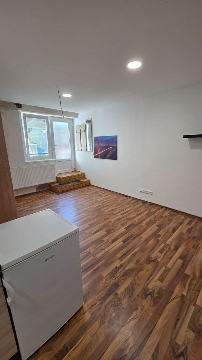 Studio flat to rent, 30 m², Votroubkova, Brno, Jihomoravský Region Studio flat to rent, 30 m², Votroubkova, Brno, Jihomoravský Region