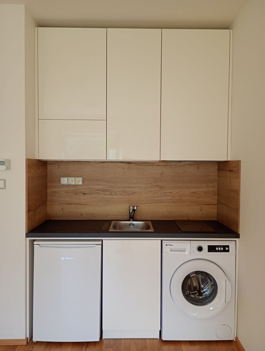 Studio flat to rent, 24 m², U Zličína, Prague, Prague Studio flat to rent, 24 m², U Zličína, Prague, Prague