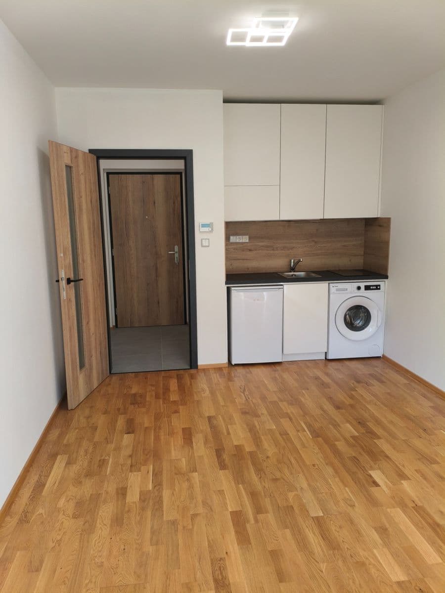 Studio flat to rent, 24 m², U Zličína, Prague, Prague Studio flat to rent, 24 m², U Zličína, Prague, Prague