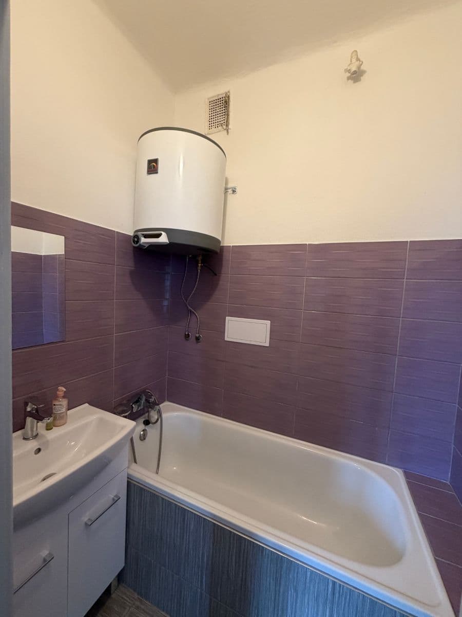 1 bedroom with open-plan kitchen flat to rent, 54 m², Blahoslavova, Olomouc, Olomoucký Region 1 bedroom with open-plan kitchen flat to rent, 54 m², Blahoslavova, Olomouc, Olomoucký Region