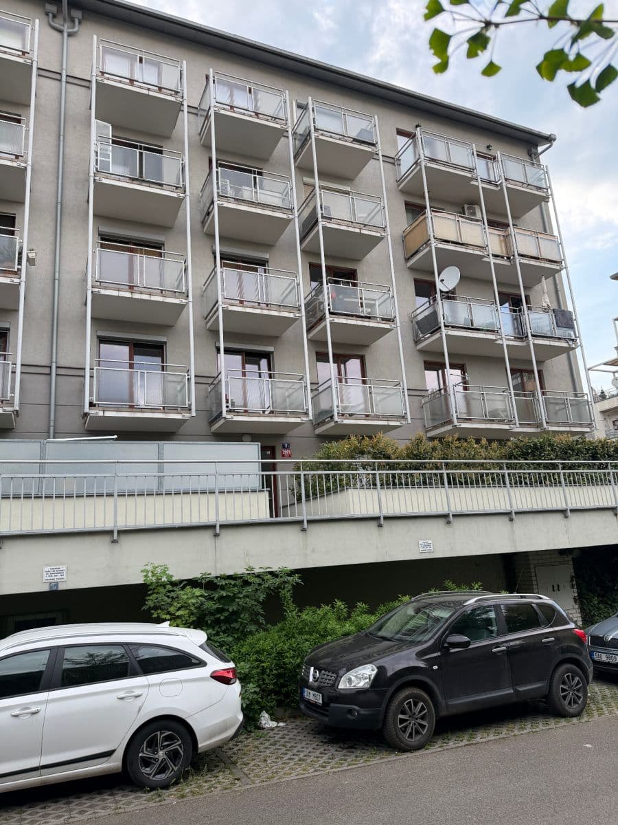 1 bedroom with open-plan kitchen flat to rent, 46 m², Heinemannova, Prague, Prague 1 bedroom with open-plan kitchen flat to rent, 46 m², Heinemannova, Prague, Prague