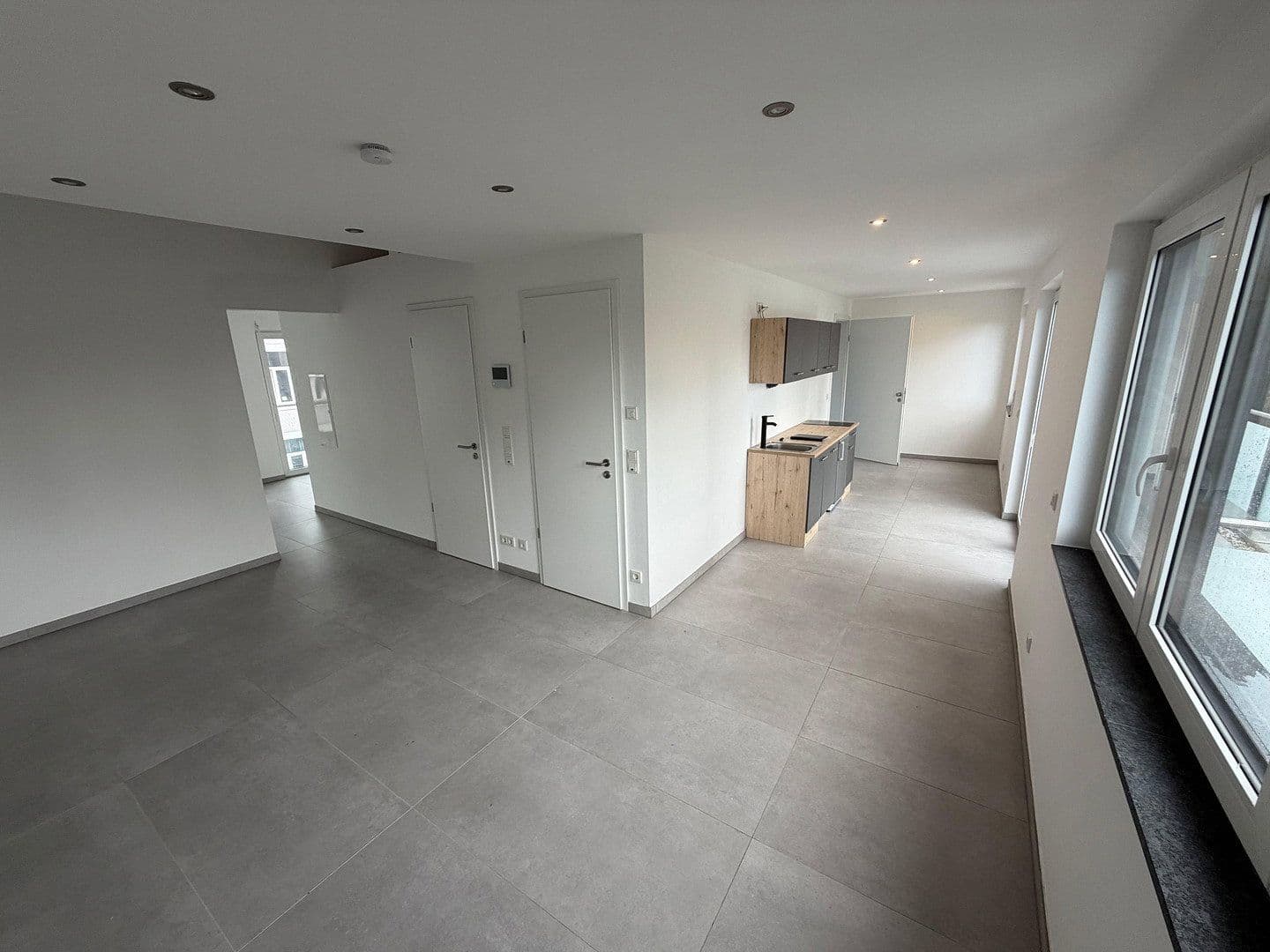 1 bedroom with open-plan kitchen flat to rent, 70 m², Düsseldorfer Strasse 3, Köln, North Rhine-Westphalia 1 bedroom with open-plan kitchen flat to rent, 70 m², Düsseldorfer Strasse 3, Köln, North Rhine-Westphalia