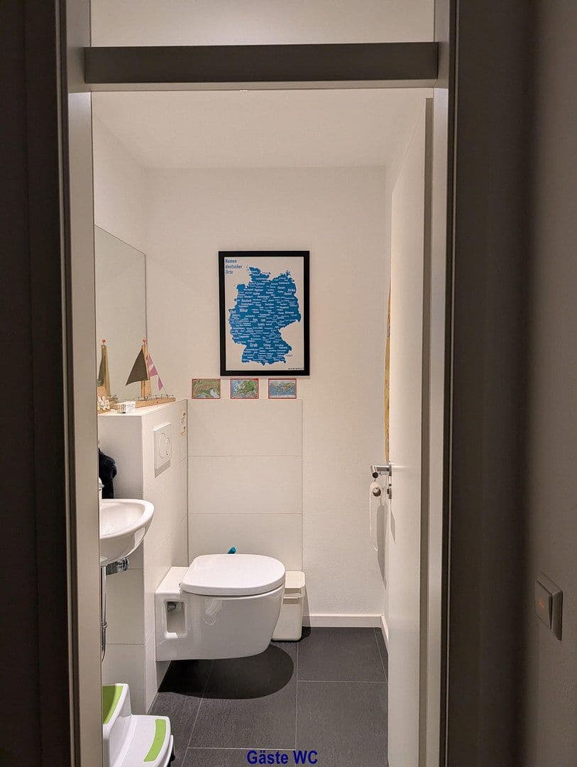 3 bedroom with open-plan kitchen flat to rent, 123 m², Bempflingen, Baden-Württemberg 3 bedroom with open-plan kitchen flat to rent, 123 m², Bempflingen, Baden-Württemberg