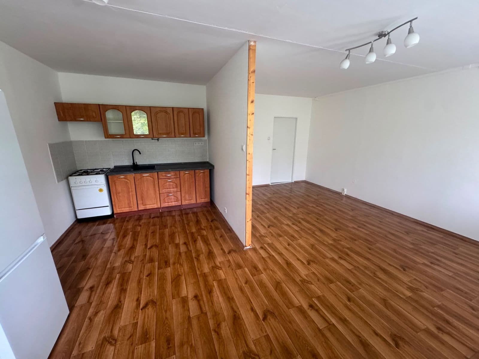 2 bedroom with open-plan kitchen flat to rent, 69 m², Trnovanská, Teplice, Ústecký Region 2 bedroom with open-plan kitchen flat to rent, 69 m², Trnovanská, Teplice, Ústecký Region