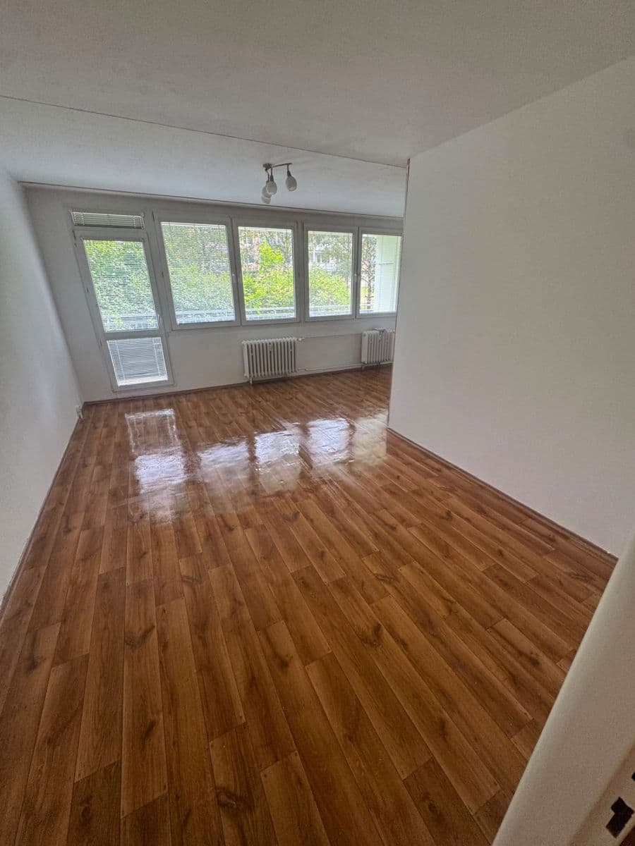 2 bedroom with open-plan kitchen flat to rent, 69 m², Trnovanská, Teplice, Ústecký Region 2 bedroom with open-plan kitchen flat to rent, 69 m², Trnovanská, Teplice, Ústecký Region